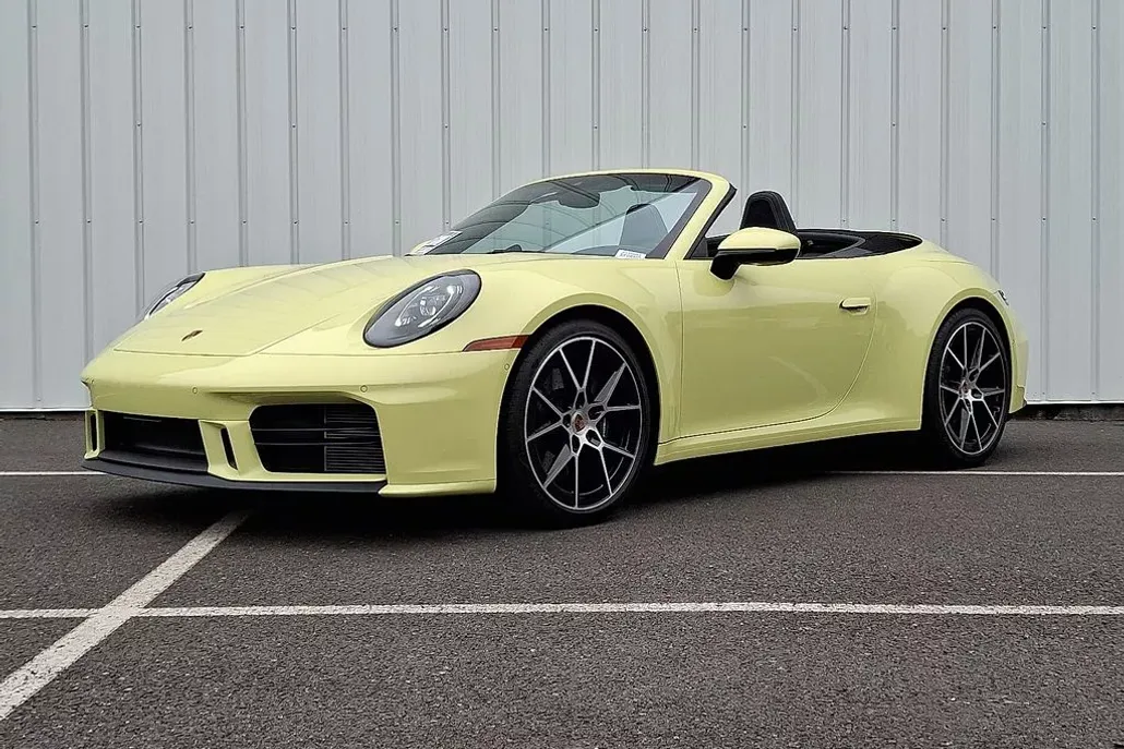 2025 Porsche 911 Cabriolet photo 1