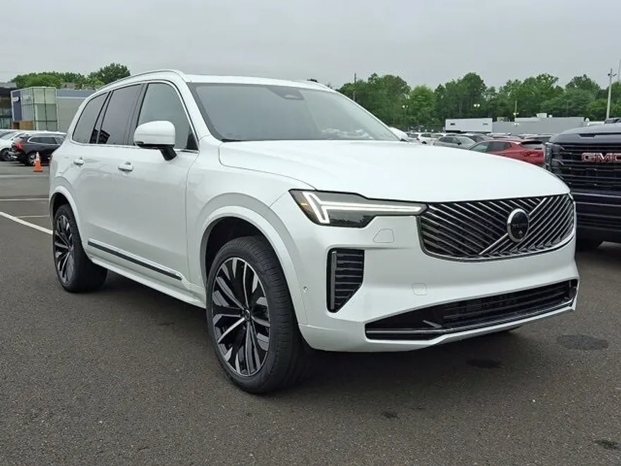 2026 Volvo XC90 AWD Plus photo 1