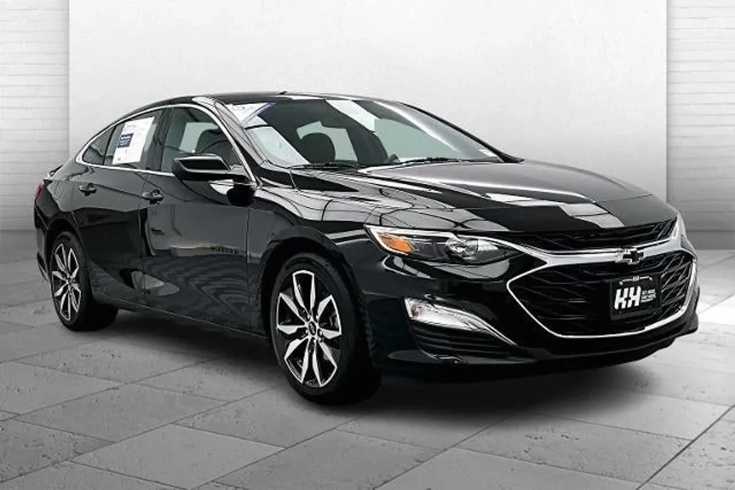 2022 Chevrolet Malibu RS photo 1
