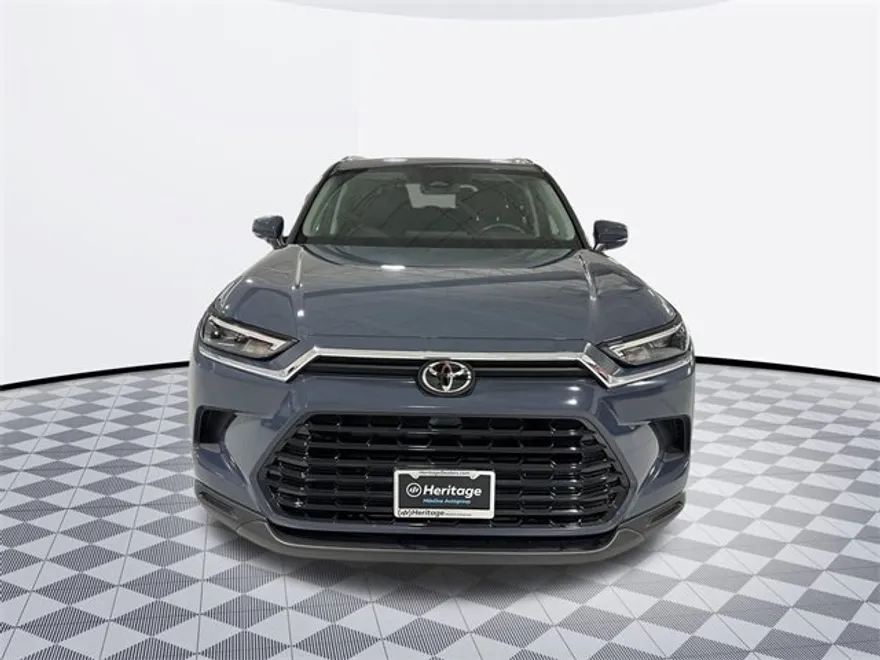 2024 Toyota Grand Highlander XLE photo 1