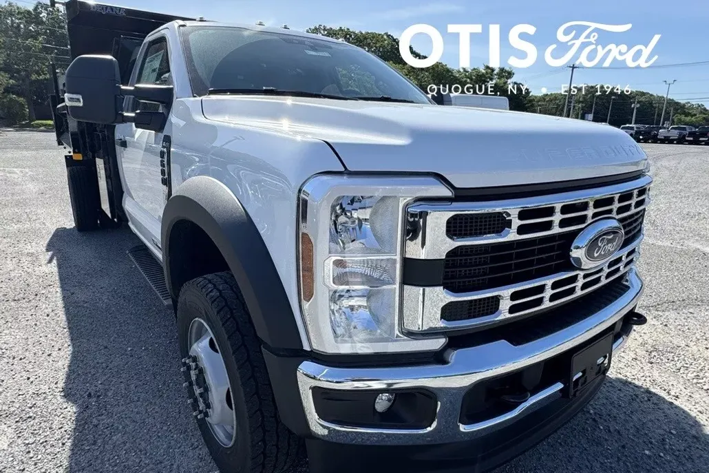 2025 Ford F-600 photo 1