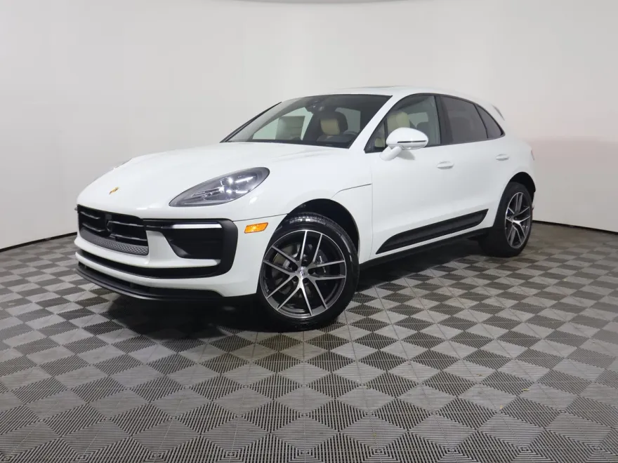 2025 Porsche Macan Base photo 1