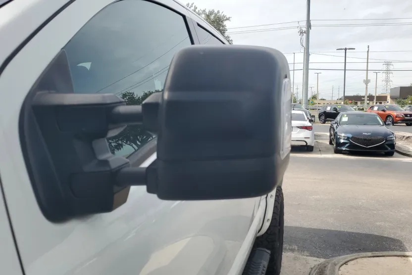2024 Nissan Titan SV photo 1
