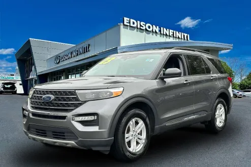 2023 Ford Explorer XLT photo 2