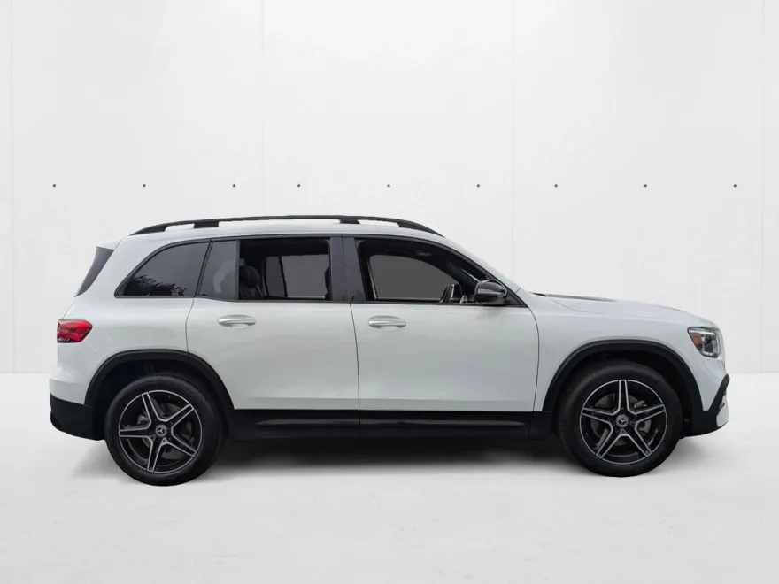 2022 Mercedes Benz GLB 250 4MATIC photo 1