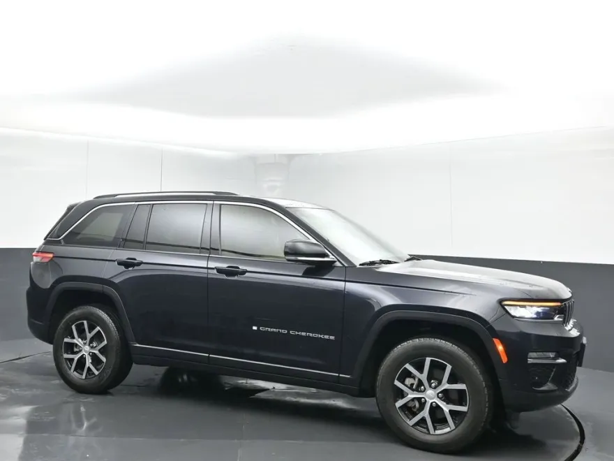 2023 Jeep Grand Cherokee Limited photo 1