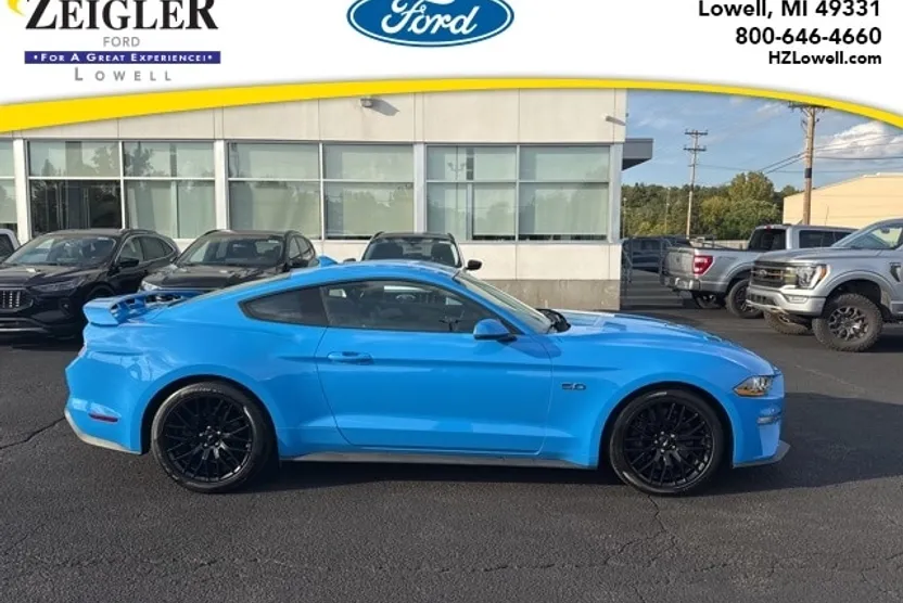 2022 Ford Mustang GT Premium photo 1