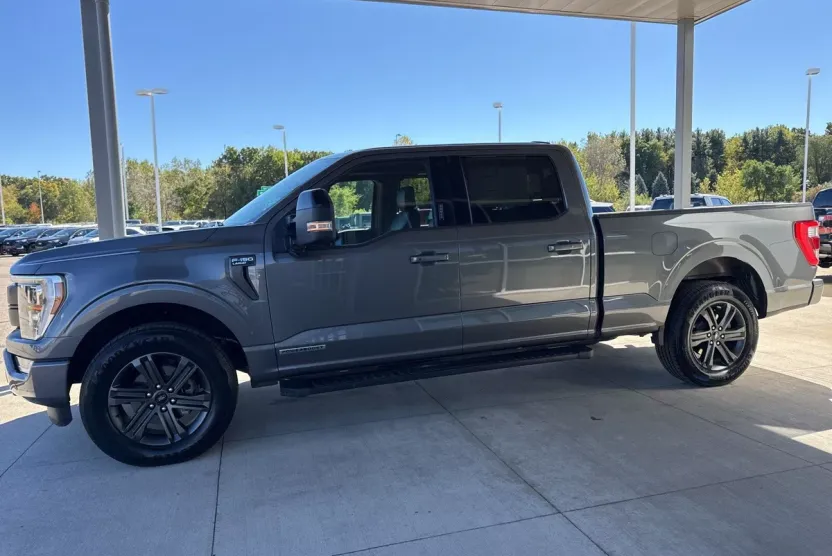 2023 Ford F-150 Lariat photo 1