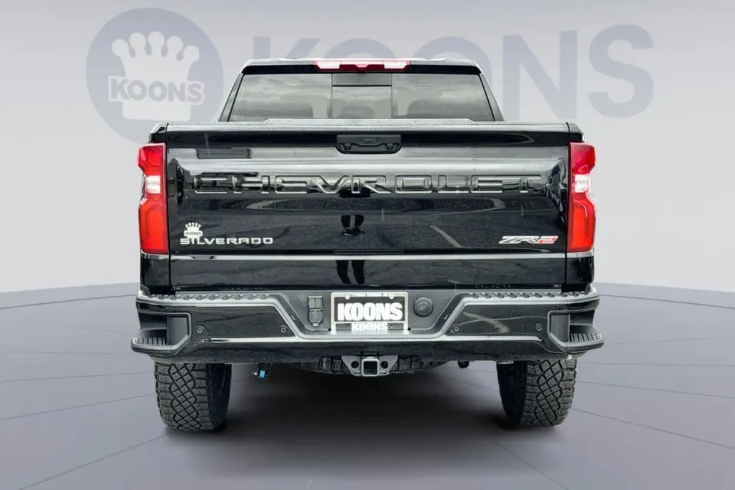 2025 Chevrolet Silverado 1500 ZR2 photo 1