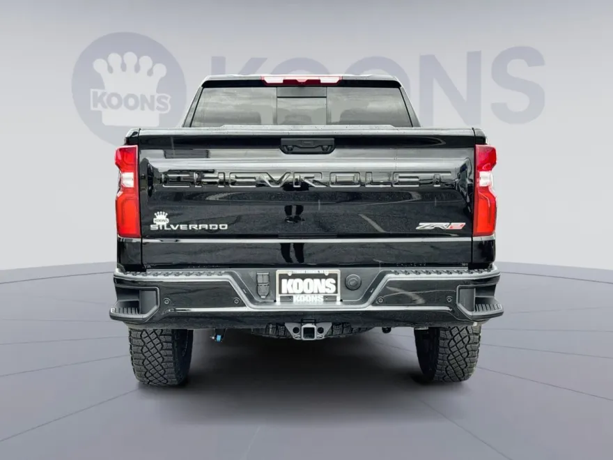 2025 Chevrolet Silverado 1500 ZR2 photo 1