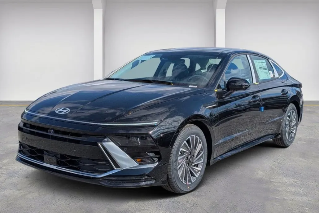 2025 Hyundai Sonata Hybrid Limited photo 1