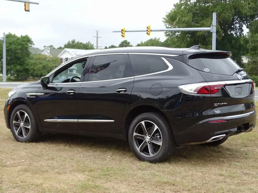 2022 Buick Enclave Essence photo 1