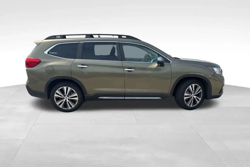 2022 Subaru Ascent Touring photo 1