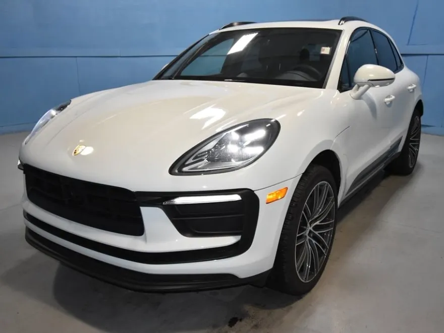 2025 Porsche Macan Base photo 1