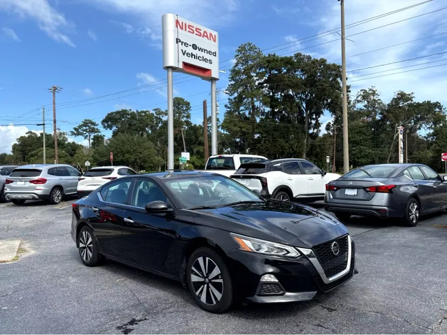 2021 Nissan Altima 2.5 SV photo 1