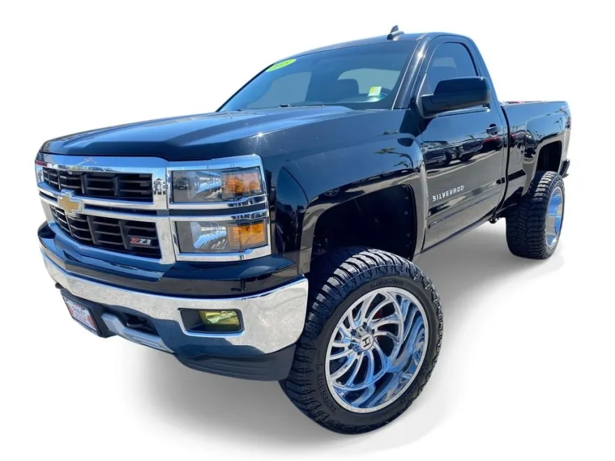 2015 Chevrolet Silverado 1500 LT photo 1