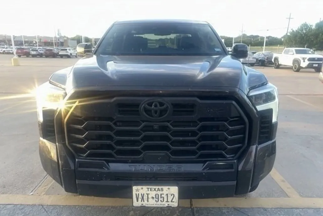 2025 Toyota Tundra Limited photo 1