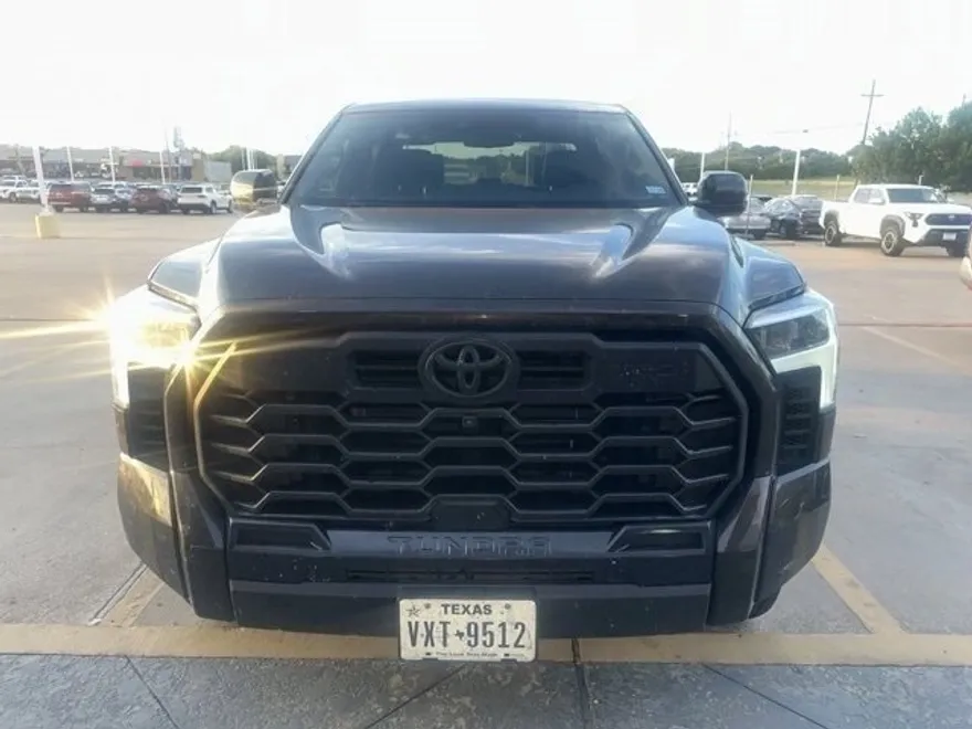 2025 Toyota Tundra Limited photo 1