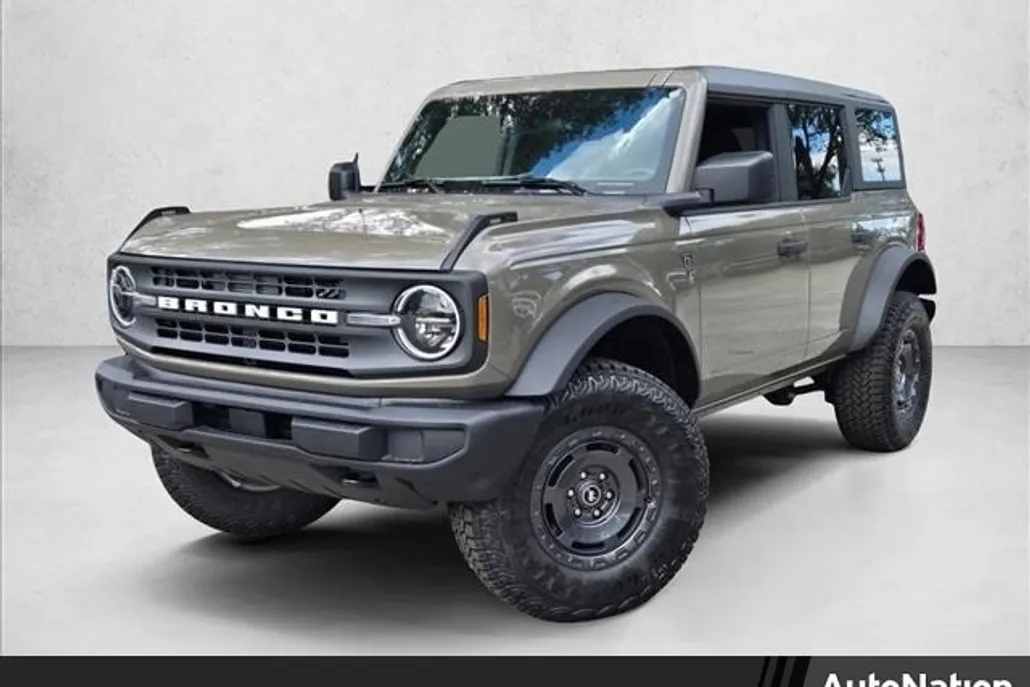 2025 Ford Bronco Base photo 1
