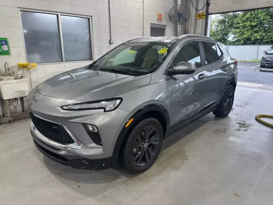 2024 Buick Encore GX Sport Touring photo 1
