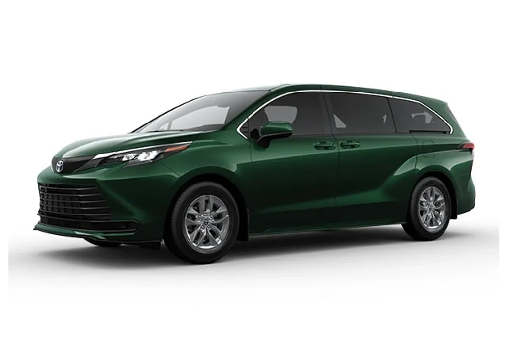 2025 Toyota Sienna LE photo 1