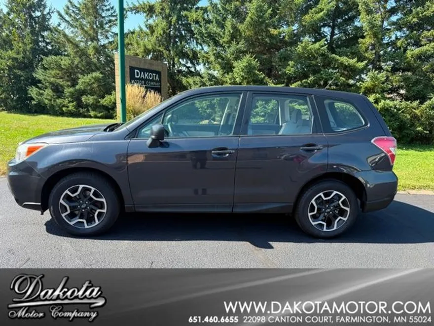 2014 Subaru Forester 2.5i photo 1