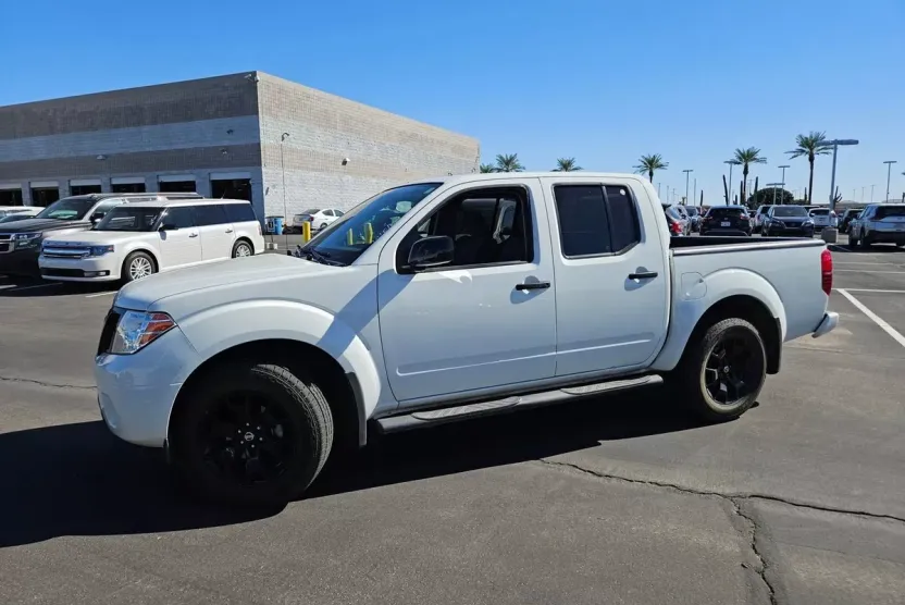 2020 Nissan Frontier SV photo 1