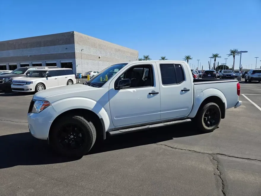 2020 Nissan Frontier SV photo 1