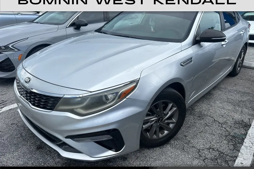 2020 Kia Optima LX photo 1