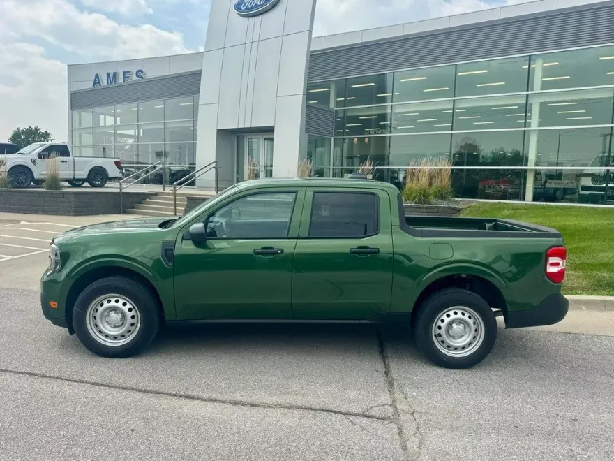 2025 Ford Maverick XL photo 1