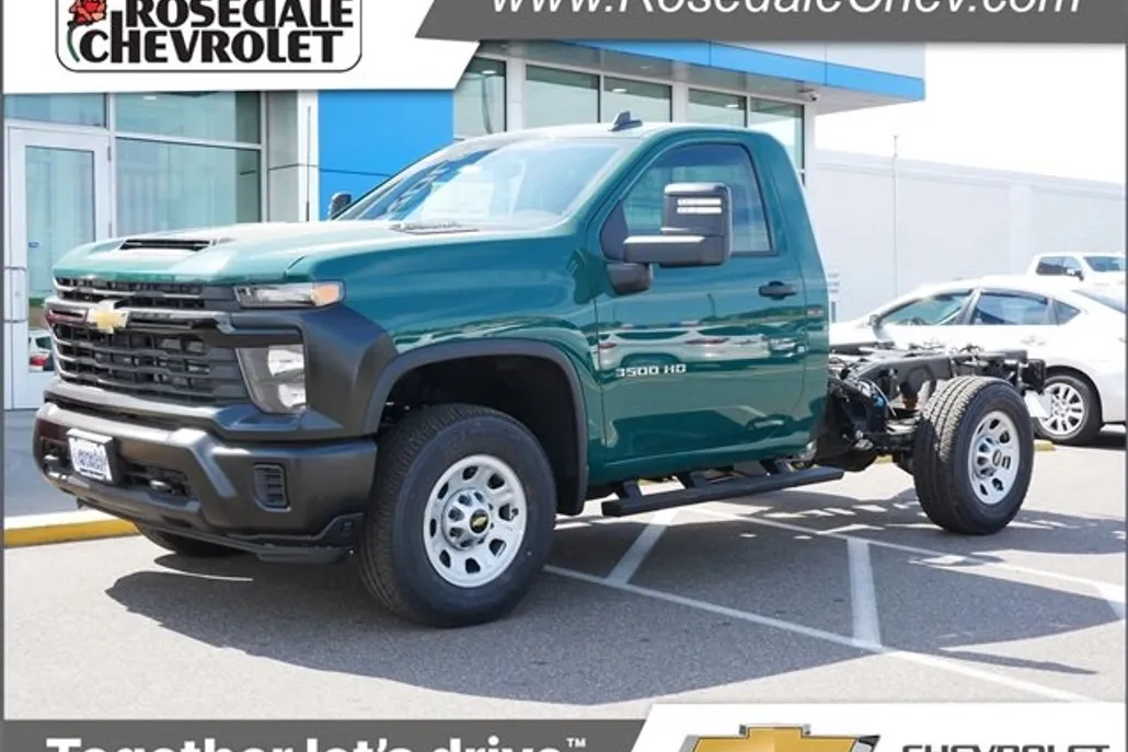 2025 Chevrolet Silverado 3500HD photo 1