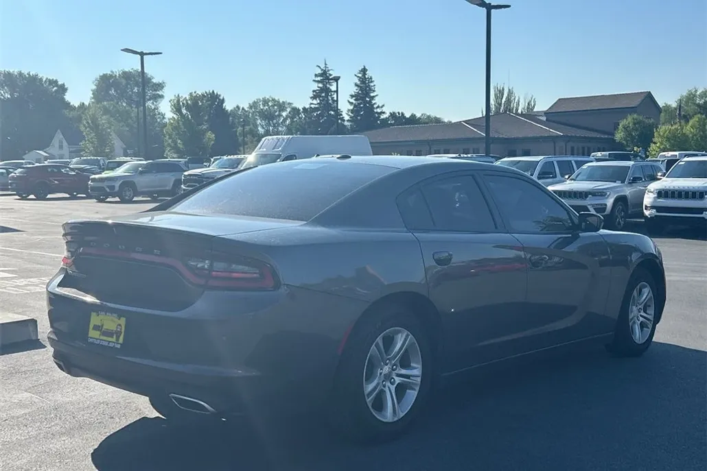 2022 Dodge Charger SXT photo 1