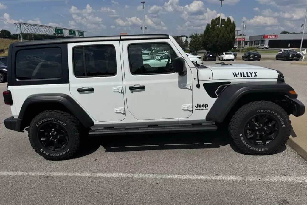 2022 Jeep Wrangler Unlimited Willys photo 1
