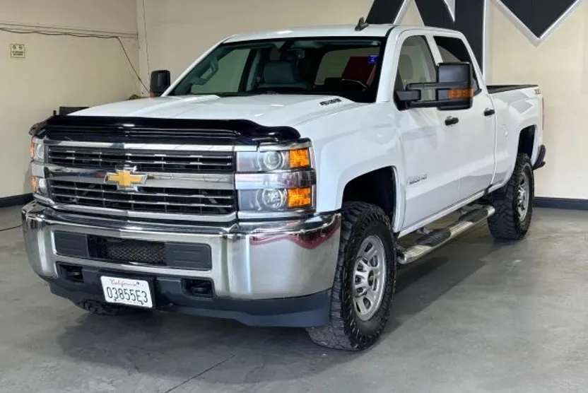 2018 Chevrolet Silverado 2500HD LT photo 1
