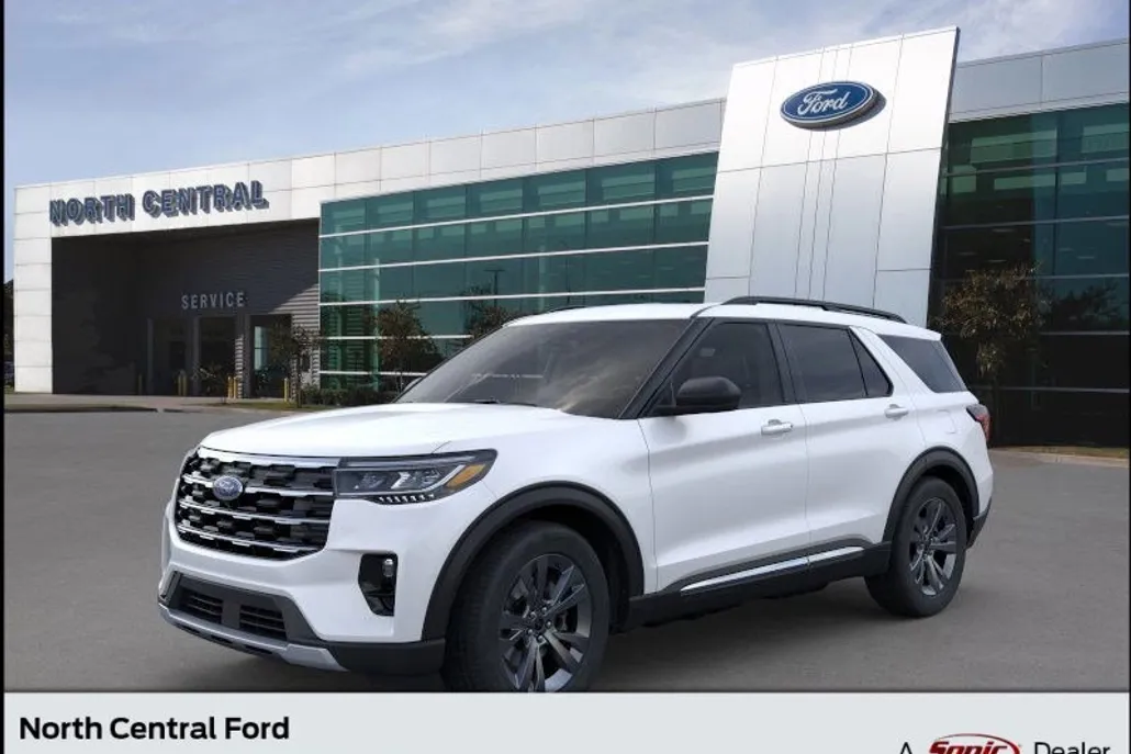 2025 Ford Explorer photo 1