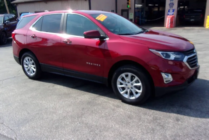 2021 Chevrolet Equinox LT photo 1
