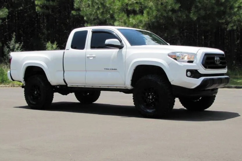 2022 Toyota Tacoma SR5 V6 photo 1