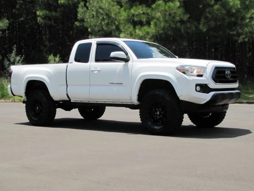 2022 Toyota Tacoma SR5 V6 photo 1