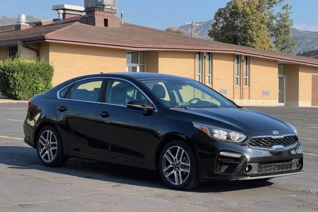 2019 Kia Forte EX photo 1