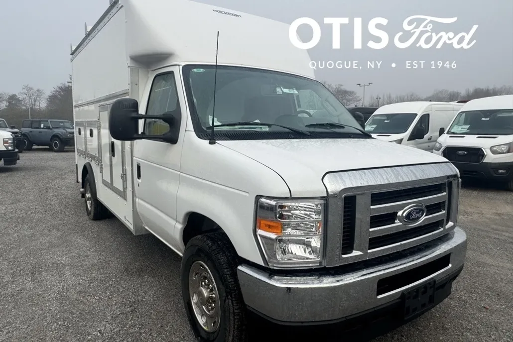 2025 Ford E-350 Base photo 1