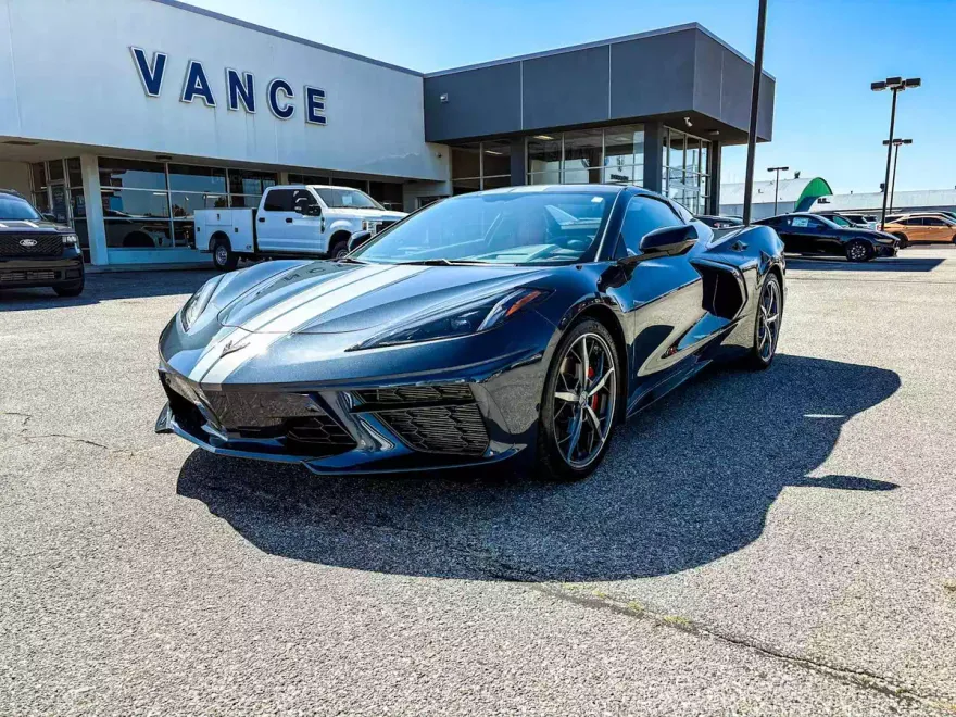2021 Chevrolet Corvette 2LT photo 1