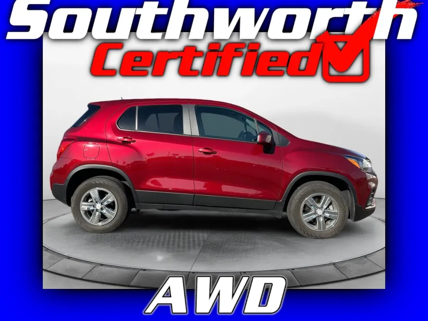 2021 Chevrolet Trax LS photo 1