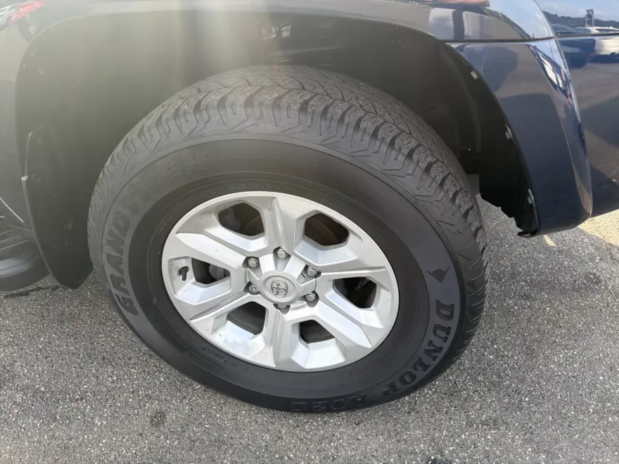2022 Toyota 4Runner SR5 4WD photo 1