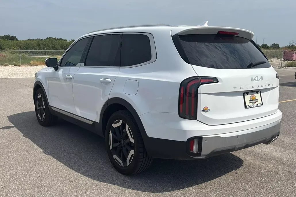 2023 Kia Telluride EX photo 1