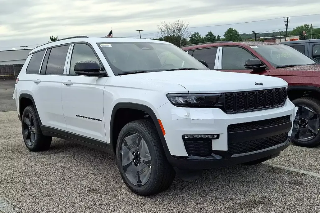 2025 Jeep Grand Cherokee Limited photo 1