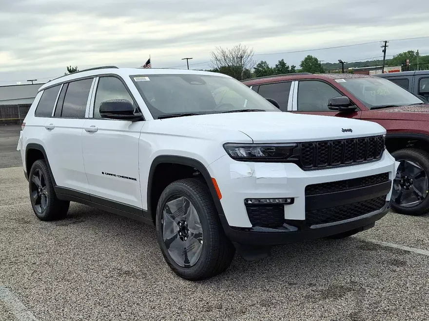 2025 Jeep Grand Cherokee Limited photo 1