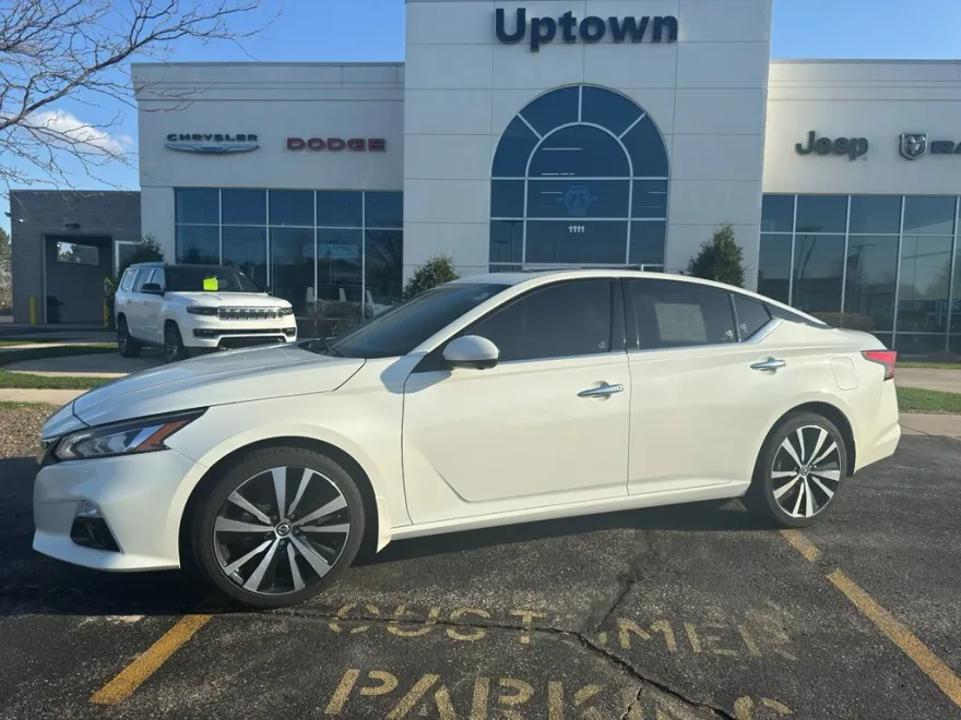 2021 Nissan Altima 2.5 Platinum photo 1