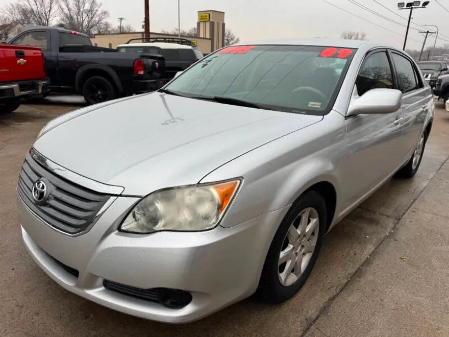 2009 Toyota Avalon Limited photo 1