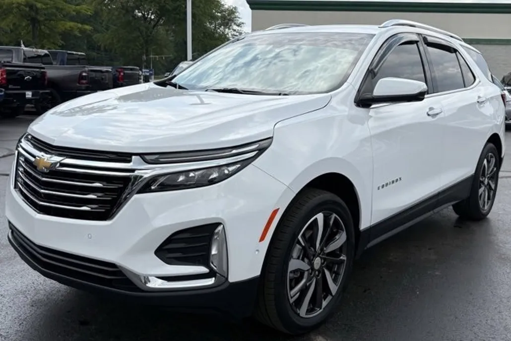 2024 Chevrolet Equinox Premier photo 1
