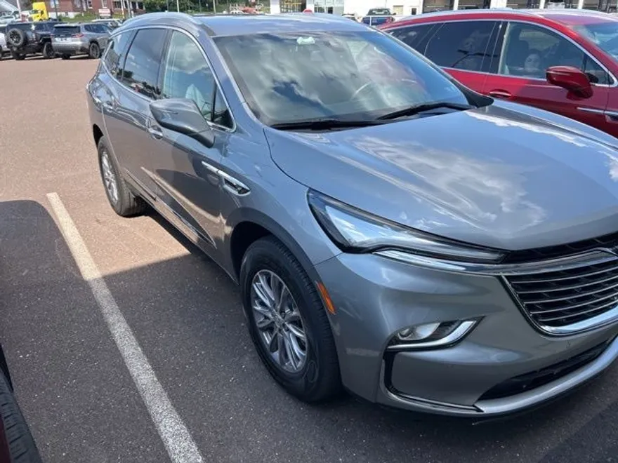 2023 Buick Enclave Essence photo 1